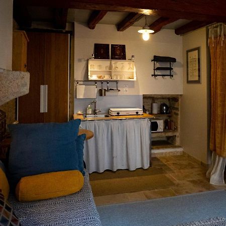 Voyage… Villa Noyers-sur-Serein Eksteriør billede