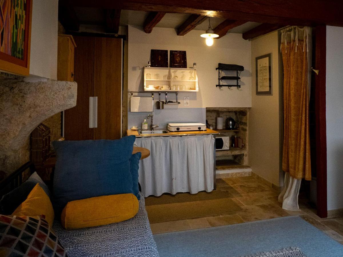Voyage… Villa Noyers-sur-Serein Eksteriør billede